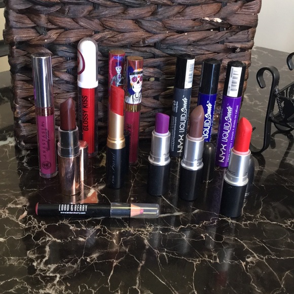 Makeup - Picture 2 of 6